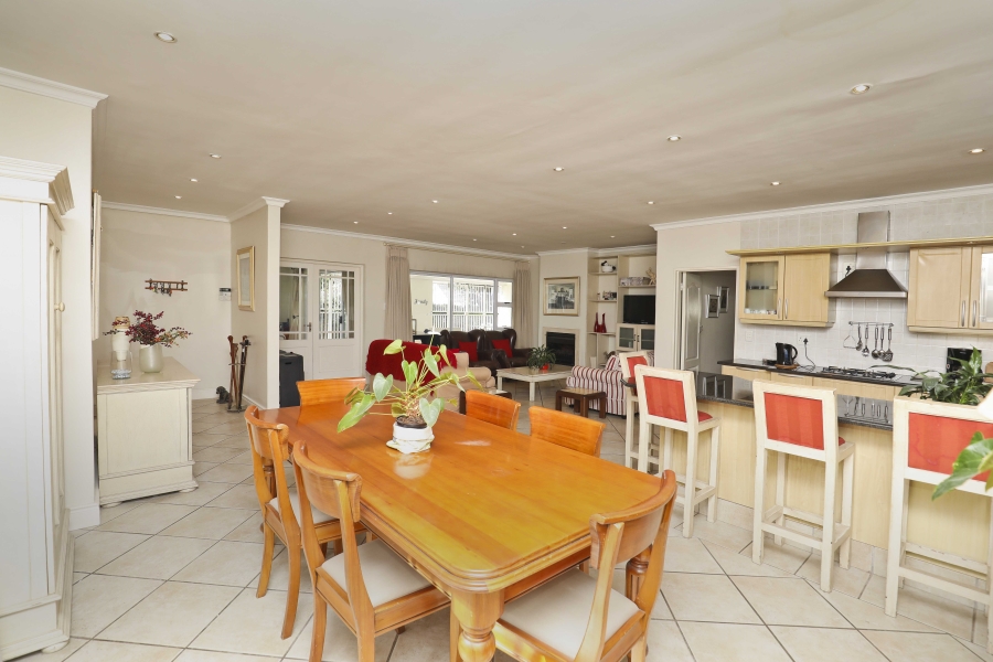 6 Bedroom Property for Sale in Constantia Western Cape